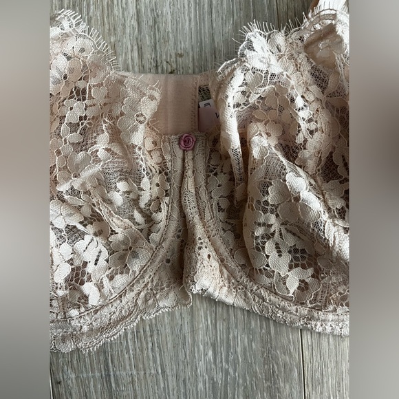 NWT Victoria’s Secret Dream Angels Wicked Unlined Lace Balconette Bra - 40DD - Picture 4 of 8